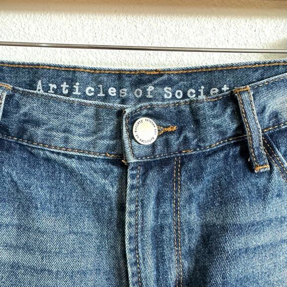 Articles of Society Medium Washed Denim Rolled Hem Distressed Shorts Women's 28 - Picture 2 of 8